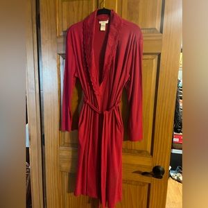 Amelia’s Collection fushia colored wrap robe, size S/M